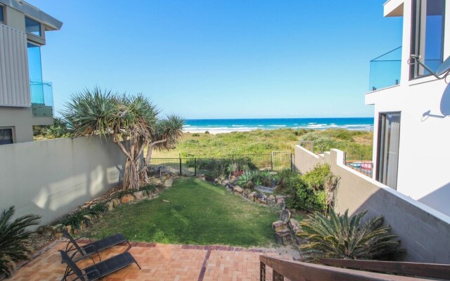 T E Peters Waterfront Holiday Home