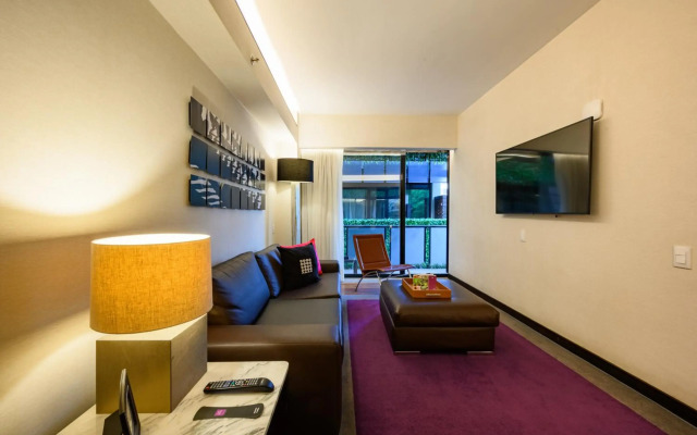 Las Suites Campos Eliseos
