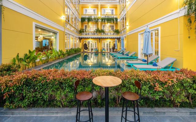 Triple Riverside Villa Hotel Hoian