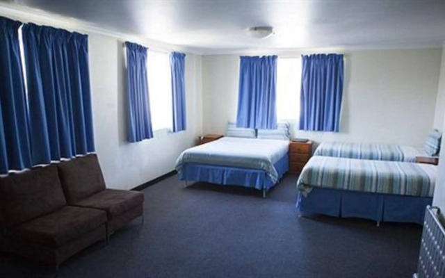 The Waratah Hotel