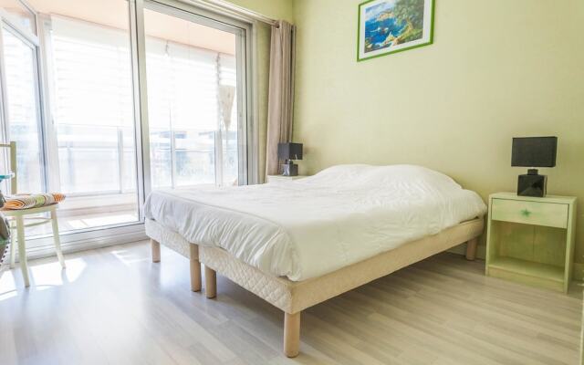 11 Alexandre III Apartment 2