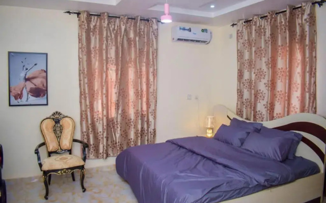 Entire Beautiful Three Bedrooms Apartments