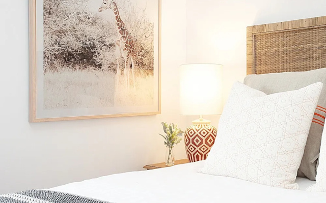Modern and Cosy Inner West Apartment – Guest Rooms – Sydney