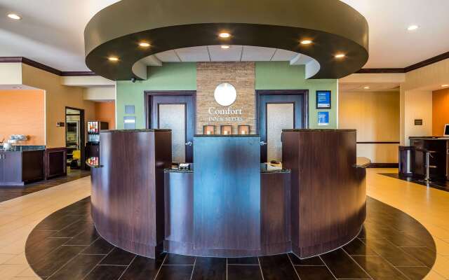 Comfort Inn & Suites Moore - Oklahoma City