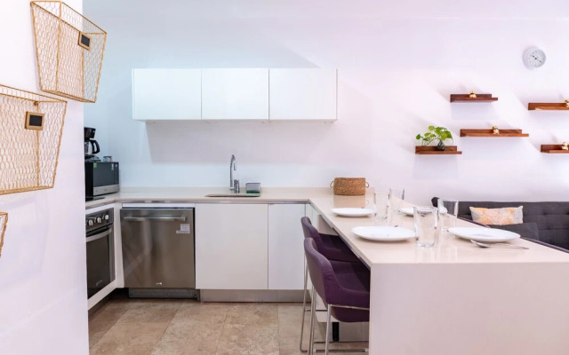 Menesse On The Beach 4 1 Bedroom Condo