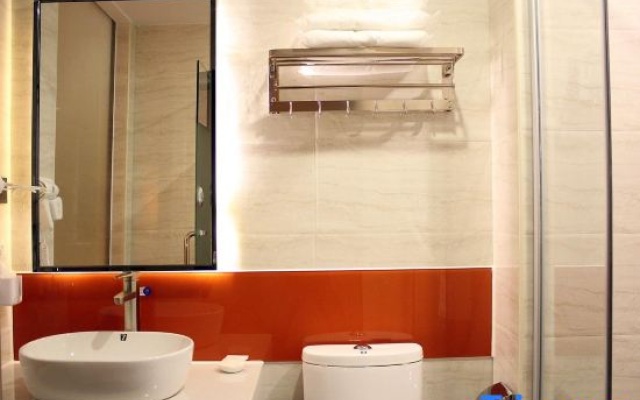 Yunli Hotel (Foshan Lecong Louvre Furniture City) – Bathroom – Foshan