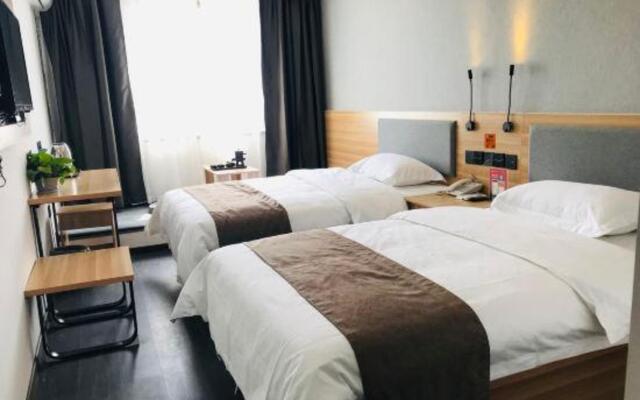 Huayi Hotel (BeijingHome Huairou Pedestrian Street Shop)