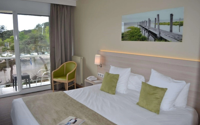Best Western Plus Hôtel Le Roof