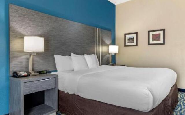 Comfort Inn & Suites