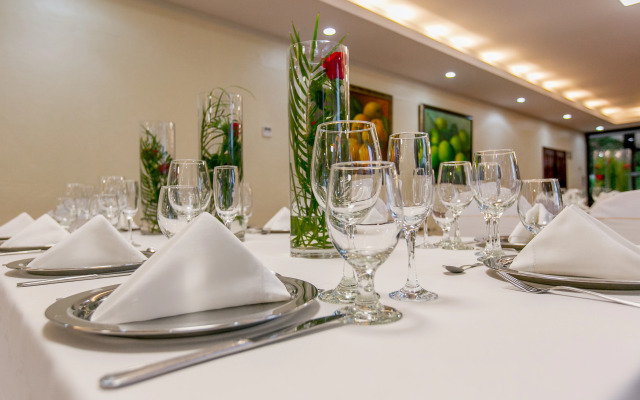 Best Western Las Mercedes Airport