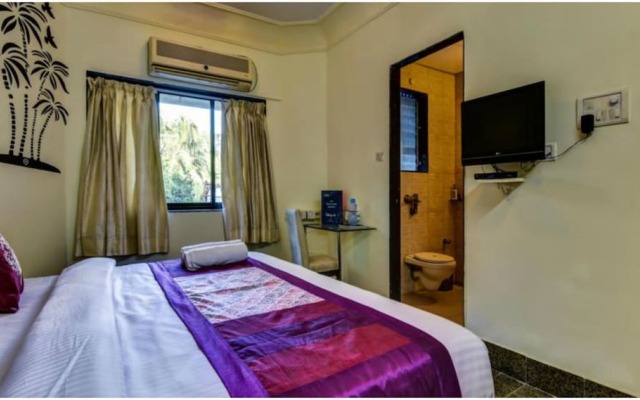 OYO 2080 Apartment near Juhu Beach