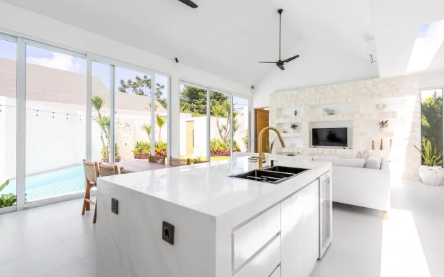 Casa Blanca Villa by Betterplace