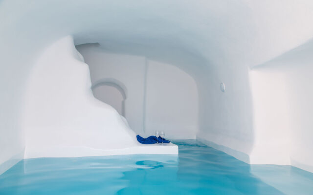 Trieris Villa & Suites