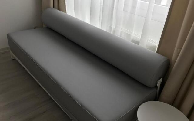 Hotel 83