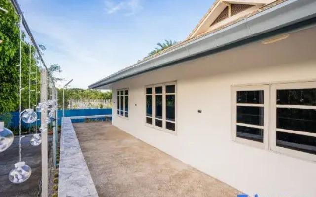 Starlight pool villa