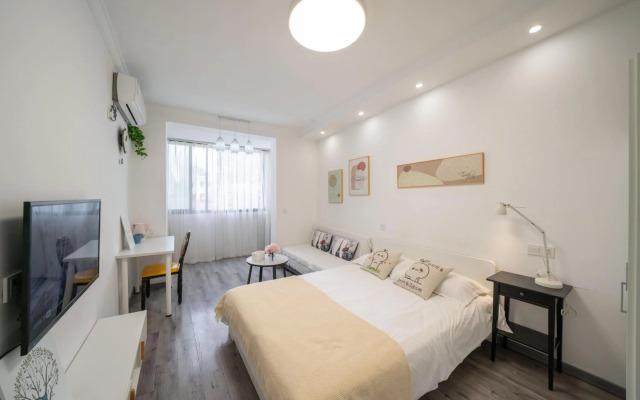 Jingyi Apartment