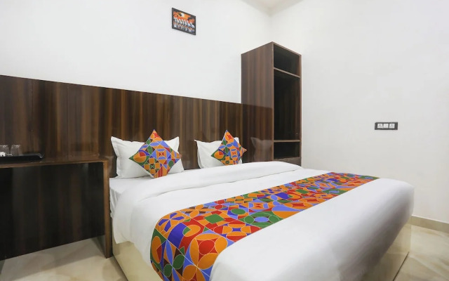 Fabhotel Varanasi Suites