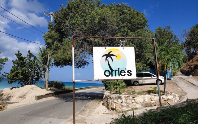 Orrie's Beach Bar Hotel