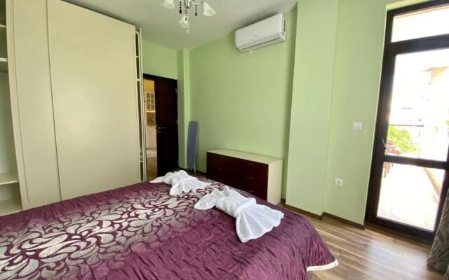 Green Paradise Deluxe Apartments