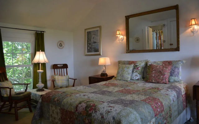 Black Walnut Point Inn