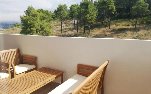 Apartments at Ljubovic Hill Park