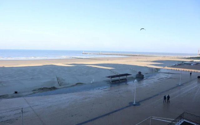 Apartment in Nieuwpoort With sea View