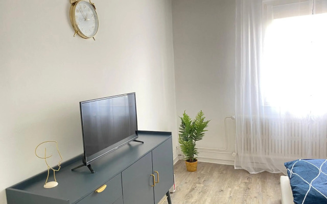 Blaue Insel neben Hbf-Duisburg