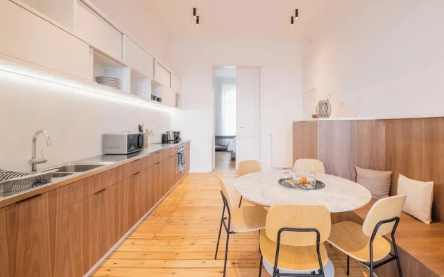 New Apartment Center of Trendy St Gille