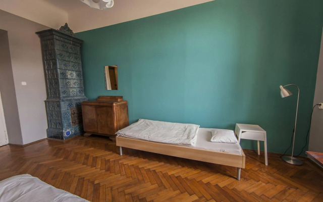 Travellers Inn Hostel