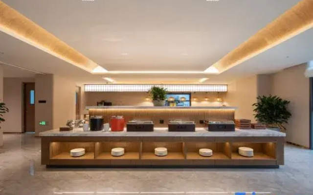 Handan East Station Yunju Hotel