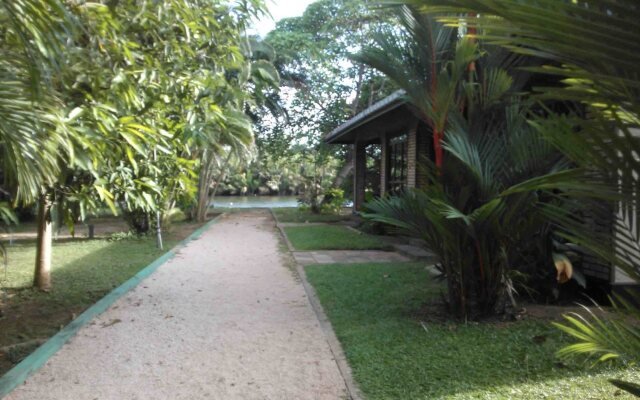 Kumudu Valley Resort