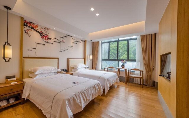 Caresses Feather Mountain Villa