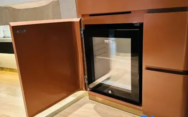 Rubyrose Rezen Retreat