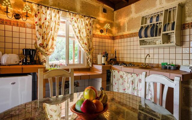 Holiday home in Malpais de Candelaria with a garden