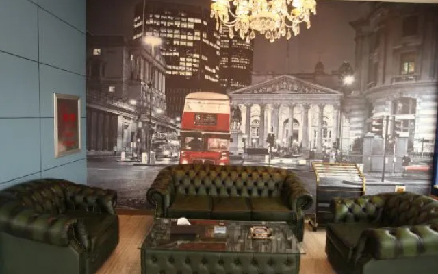 Qingchun Zhu Fashion Hotel