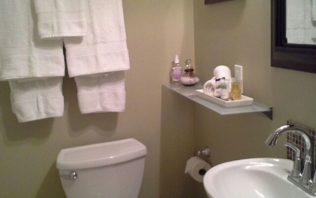 Suite Amour Hobby Farm and B & B