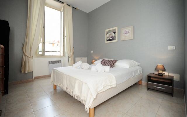 Easy Flat - Five Stars Holiday House