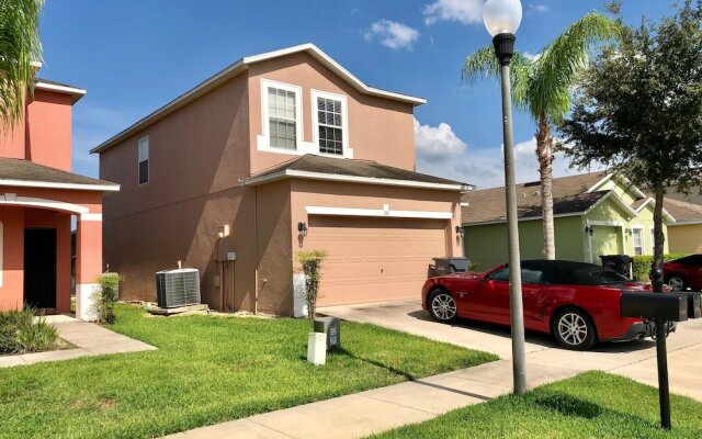 Four Bedroom Pool Home - 150 EP - Vusa