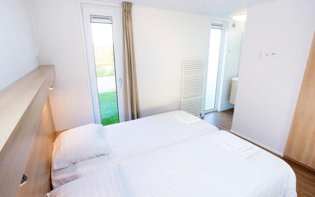 Modern Lodge With two Bathrooms, Near the Beach
