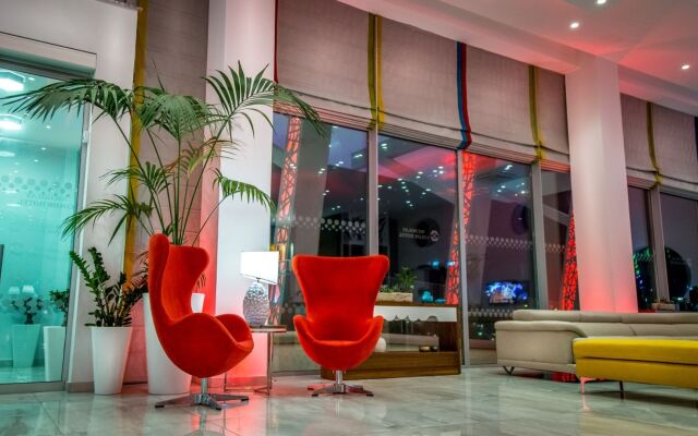Nicholas Color Hotel