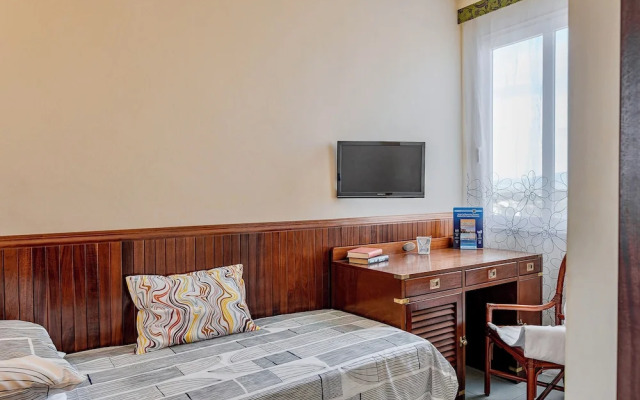 Hotel in Cecina just 100 mt from the sea