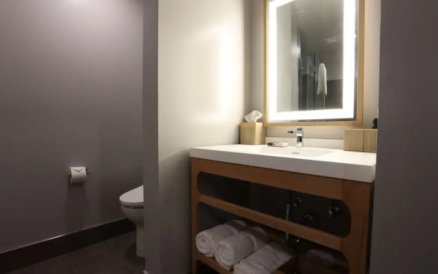 Cedartree Hotel Portland Hillsboro