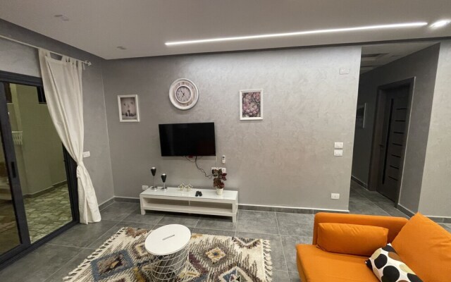 Lovely 2-bed Apartment in Kafr Nassar