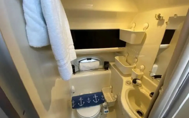 Stunning 2-bed Boat in Dreverna