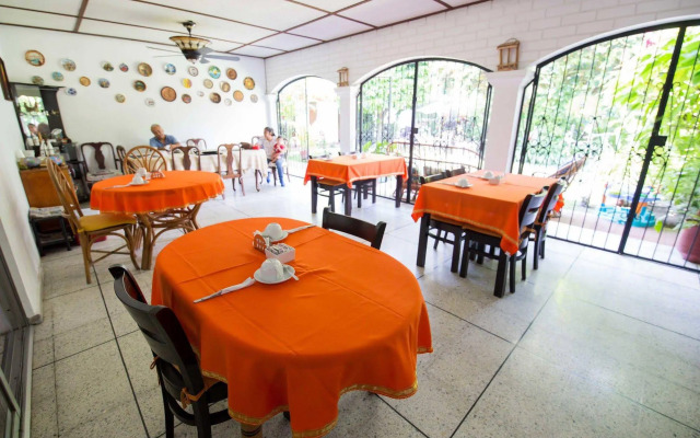 Suites & Apartments San Benito Zona Rosa