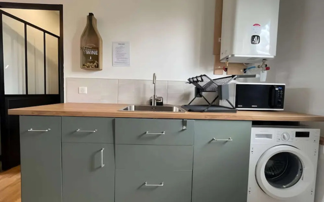 Chic & Cozy - Luxe Flat With Projector