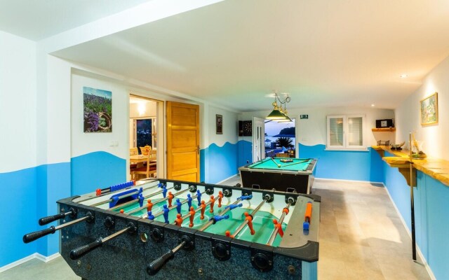 Beautiful Home in Blato With 7 Bedrooms, Wifi and Outdoor Swimming Pool