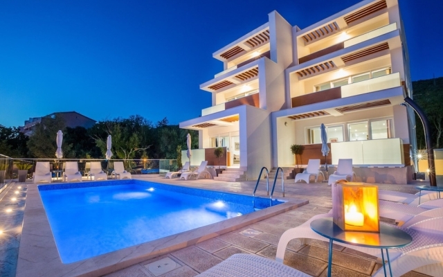 Beautiful Villa Apartment With Swimming Pool and Sea View
