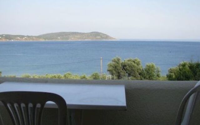 Skoutari Beach Hotel