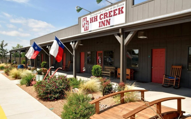 HH Creek Inn